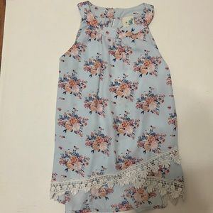 Lily Bleu floral design top!